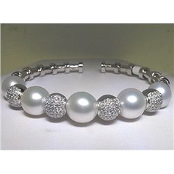 18K PEARL AND DIAMOND BANGLE