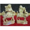 Image 1 : 2 Chinese Oxbone statues