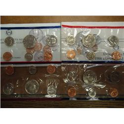 1988 & 89 US MINT SETS (UNC) P/D (WITH ENVELOPES)