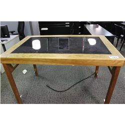 LIGHT TABLE