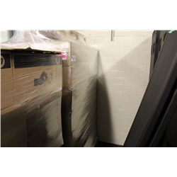 PALLET OF LCD MONITORS