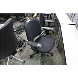 BLACK MULTI LEVER TASK CHAIR