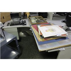 GREY 6'X6' CORNER DESK