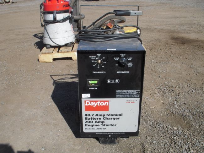 Dayton Battery Charger/Engine Starter