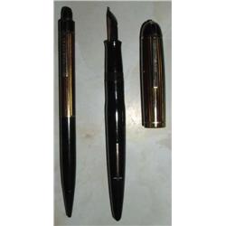 A WAHL EVERSHARP SKYLINE PEN SET, American,...