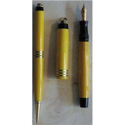 A PARKER DUOFOLD LADY PEN AND PENCIL SET,...