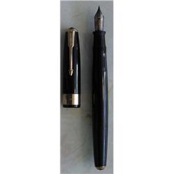 A PARKER MAJOR VACUMATIC WITH GOLD CAPBAND,...