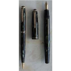 A PARKER DUOFOLD VACUMATIC JUNIOR PEN SET,...