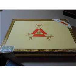 Very Rare Montecristo Empty Cuban Cigar Box with Republica de Cuba Government Export Sticker