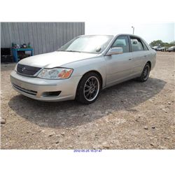 2000 - TOYOTA AVALON// SALVAGE TITLE