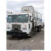 Image 2 : 2002 - PETERBILT 320