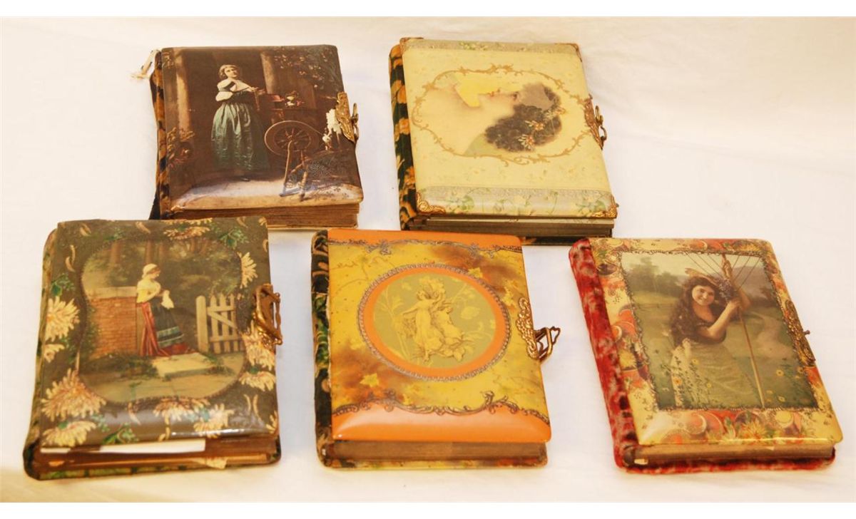 5 VICTORIAN ERA VELVET ALBUMS WITH DAGUERREOTYPE