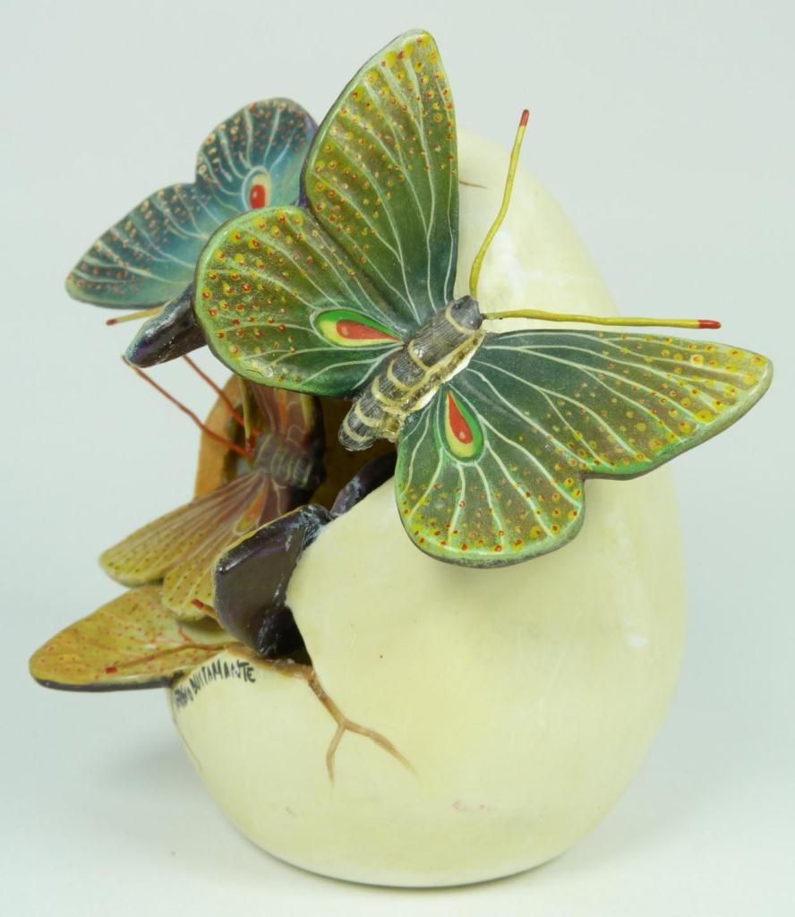SERGIO BUSTAMANTE CERAMIC BUTTERFLY EGG