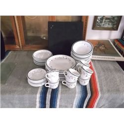 39 Piece Tienshan Stone Ware Dish Set Is microwave  & dishwasher safe oven to table  Napoli pattern 