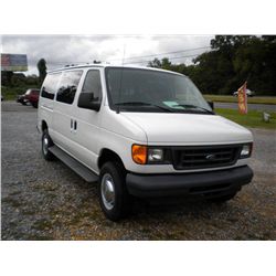 2006 FORD E350 PASSANGER VAN