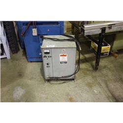 UNITED GREY BATTERY CHARGER