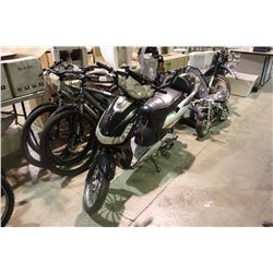 BLACK DAVINCI SCOOTER