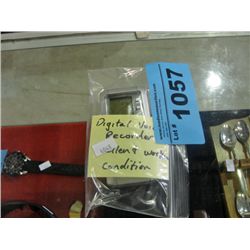 Digital voice recorder