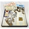 Image 1 : Box of assorted World coins, canadian bank notes