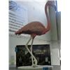 Image 1 : Pink flamingo yard statue