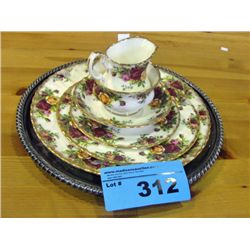 6pc place setting of Royal Albert old country
