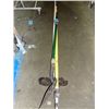 Image 1 : Tool extention pole, broom and a shovel
