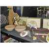 Image 1 : Shelf lot of vintage collectables and decorative
