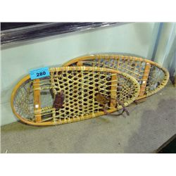 Pair of vintage chesnut snowshoes