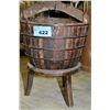Image 1 : Rustic well bucket