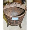 Image 2 : Rustic well bucket