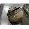 Image 1 : Rustic well bucket