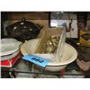 Image 1 : Shelf lot of assorted collectable items