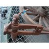 Image 1 : Early blacksmiths vice