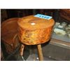 Image 1 : 3 legged stump stool