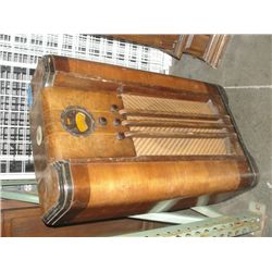 Philco walnut cased radio
