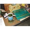 Image 1 : Shelf lot of assorted collectable golf memorabilia