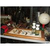 Image 2 : Shelf lot of assorted golf collectables