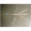 Image 1 : Primitive pitch fork