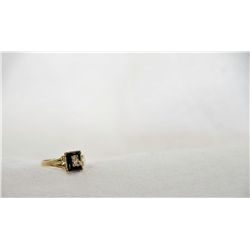 Ladies 10k gold capitol L signet ring