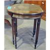 Image 2 : 2pc nesting table set