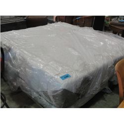 King size Icomfort memory foam mattress and