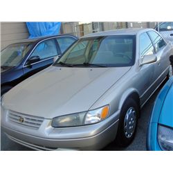 1997 Toyota Camry Aircared, Hit over $2000, 272 740km