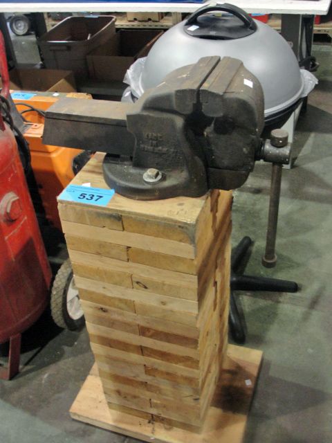 Mechanics Bench Vice With Wood Stand