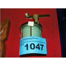 Level wind fishing reel