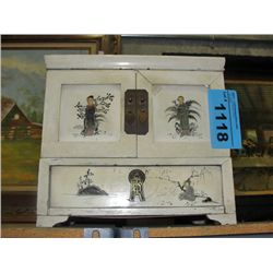Vintage hand painted oriental jewelry / keepsake box