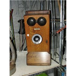 Early 1900s northern electric company oak cased telephone