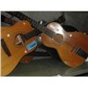 Image 1 : 4 accoustic guitars