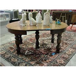 Circa 1910 Quartersawn oak 5 legged dining table