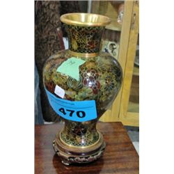 Cloisenay vase with wooden stand
