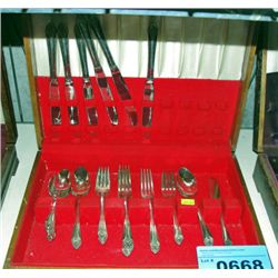 Silver plate cutlery set with case